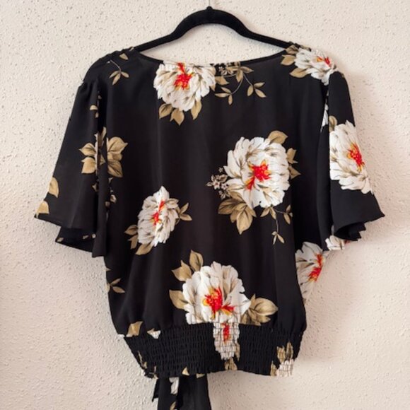 OLM – Blusa floral negra con amarre (Lightweight blouse with floral print) - Picture 3 of 5